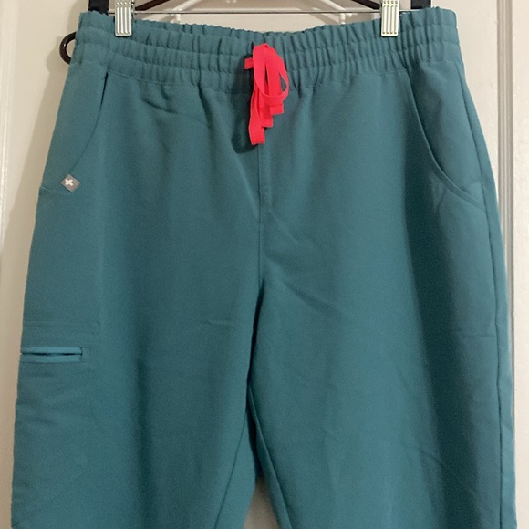 Figs medium petite scrub pants - Picture 2 of 3